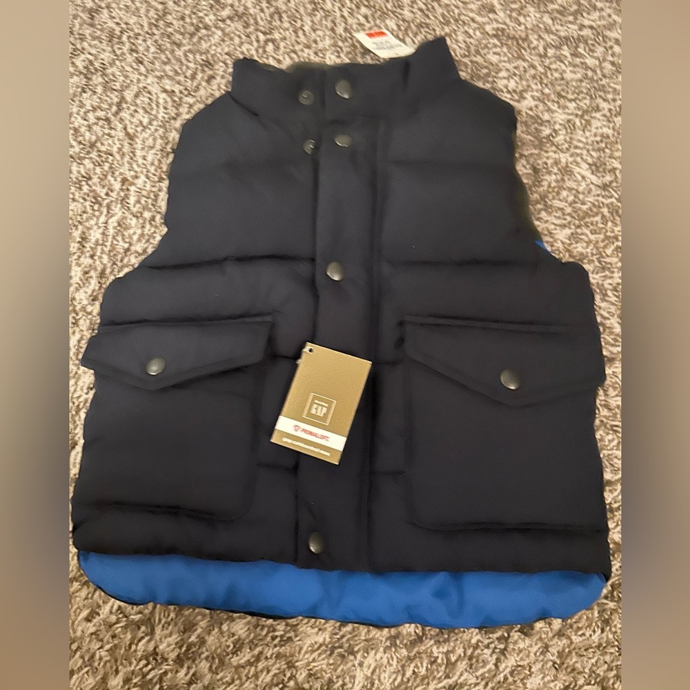 Gap kids vest - new with tags - size 2T